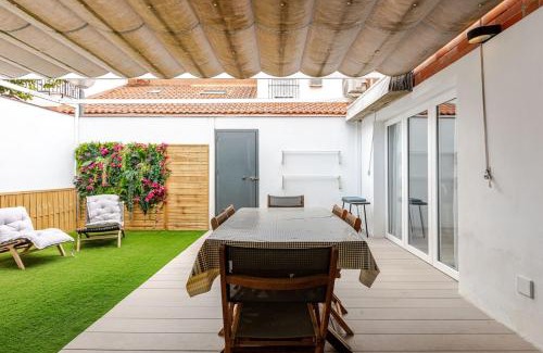 Sevilla Este House | Family-Friendly Casa unifamiliar FIBES with Pool & Hot Tub