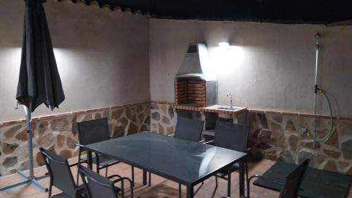 Guadamur House | Discover Casa Figueroa: Pet-Friendly Stay Near Puy du Fou