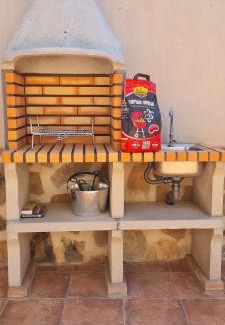 Guadamur House | Discover Casa Figueroa: Pet-Friendly Stay Near Puy du Fou