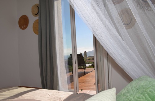 Bastelicaccia Bed & Breakfast | Relax at Casa Filanciu: Pool, Spa & Ocean Views Await