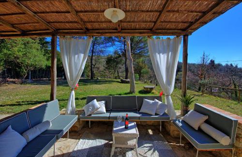 Castellina in Chianti Villa | Beachfront Bliss at Casa Fioraie by PosarelliVillas