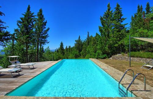 Castellina in Chianti Villa | Beachfront Bliss at Casa Fioraie by PosarelliVillas
