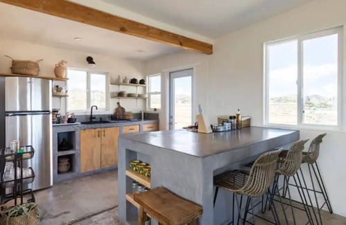 Yucca Valley Cabin | Casa Flamingo | Inviting Cabin with Scenic Views & Spa