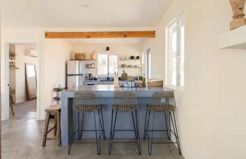 Yucca Valley Cabin | Casa Flamingo | Inviting Cabin with Scenic Views & Spa