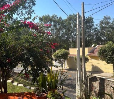 Aguas de Sao Pedro House | Pet-Friendly Haven: Discover Casa Flor de Lis, Rated 10/10