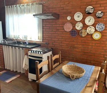 Aguas de Sao Pedro House | Pet-Friendly Haven: Discover Casa Flor de Lis, Rated 10/10