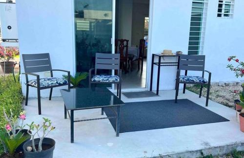 Merida Municipality House | Casa Flor de Mayo: Cozy Retreat in a Private Setting