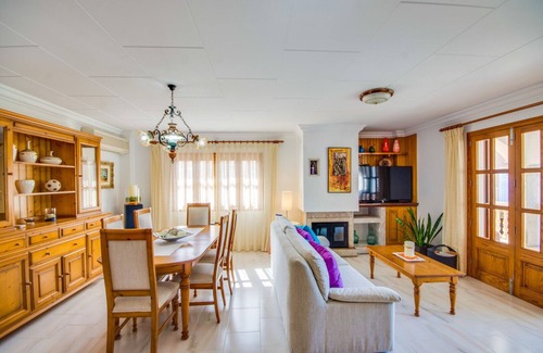 Alcudia Ski Chalet | Relaxing Casa Flor: Poolside Retreat near Alcudia Beach