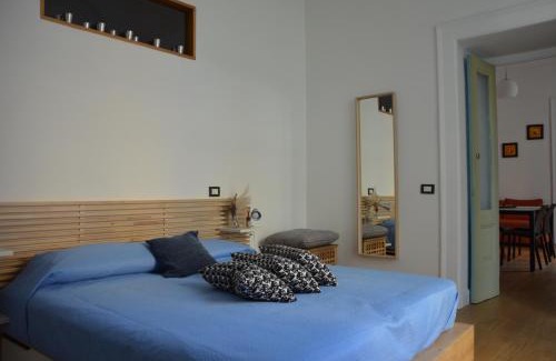 Vittorio Emanuele Apartment | Discover Casa Flora al Corso: Family-Friendly Getaway