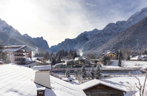 Valle San Silvestro Apartment | Family-Friendly Retreat at Casa Flora with High Guest Ratings