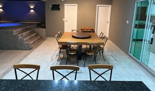 Bonito House | Casa Flora: Exclusive Jacuzzi & Comfort Near Central Square