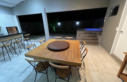 Bonito House | Casa Flora: Exclusive Jacuzzi & Comfort Near Central Square