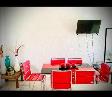 Acapulco House | Casa Flores: Family-Friendly Retreat with Pool Access