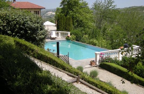 Neive Bed & Breakfast | Experience Casa Fonda-Piemonte: Pet-Friendly Retreat