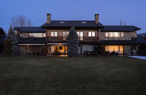 Soriguerola House | Family-Friendly Retreat at Casa Fontanals de Cerdanya