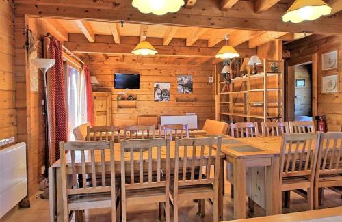 Risoul Ski Chalet | Family-Friendly CASA-Forêt Blanche Chalet for 13 Guests