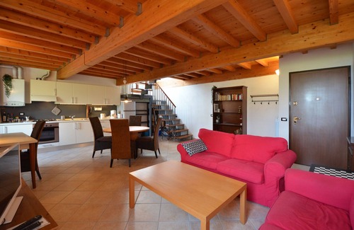 Fornico Apartment | Casa FORNICO: Scenic Apartments with Terraces by Lake Garda