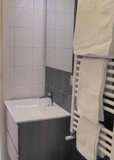 Cetara Apartment | Casa Fortuna: Steps from the Ocean with Family-Friendly Perks