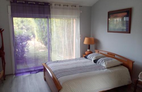 Saint-Maximin-la-Sainte-Baume Apartment | Exquisite Oceanfront Retreat at Casa Lucia with Spa & Pool