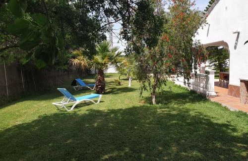 Hozanejos House | Casa Francesca: Pet-Friendly Haven with Lush Garden