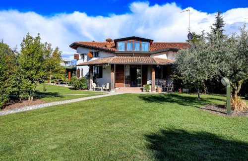 Mattarana Villa | Relax at Casa Francesca with Pool & Child-Friendly Amenities
