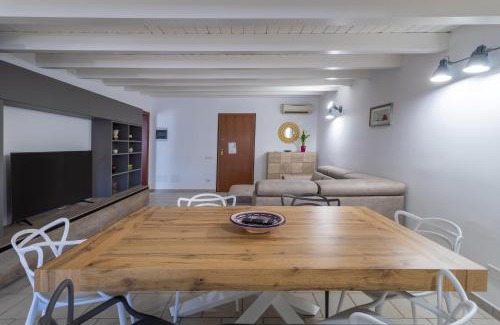 Pozzallo Apartment | Elegant Casa Francesca: 4-Star Stay with Hot Tub & Family-Friendly