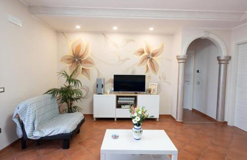 Tramonti House | Relax at Casa Francese: Family-Friendly Retreat with Hot Tub