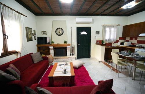 Central Tzoumerka House | Family-Friendly Casa Frasta in Beautiful Tzoumerka