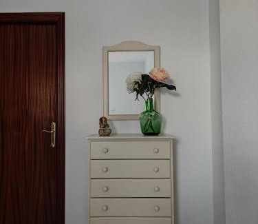 Fregenal de la Sierra House | Exceptional Casa Fregenal Centro R&S: Family-Friendly Retreat