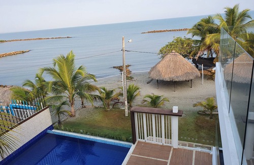 Sucre House | Beachside Retreat with Pool & Terrace for Family Fun