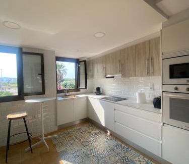 Oliva Apartment | Oceanfront Casa con Vistas: Guest Rated 9.4/10
