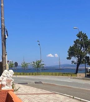 Isla de Arosa House | Oceanfront Casa in A Illa de Arousa with Stunning Views
