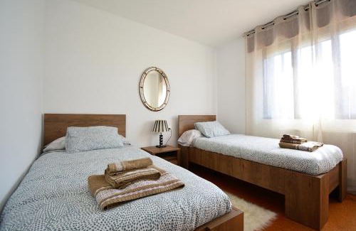 Isla de Arosa House | Oceanfront Casa in A Illa de Arousa with Stunning Views