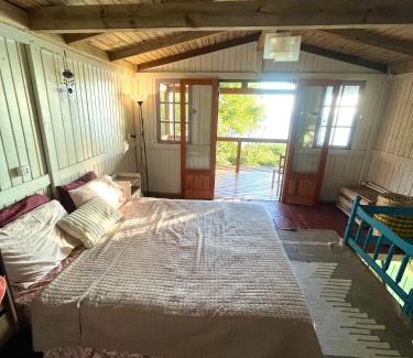 Armacao House | Ocean View Retreat: Casa frente pro Mar at Praia Matadeiro