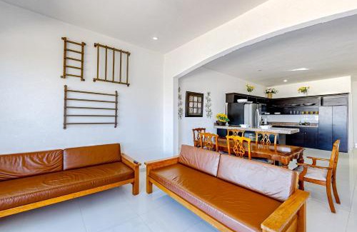 La Paloma House | Relax at Casa Fresno 23 - Playa Arcangel with Pool & Hot Tub