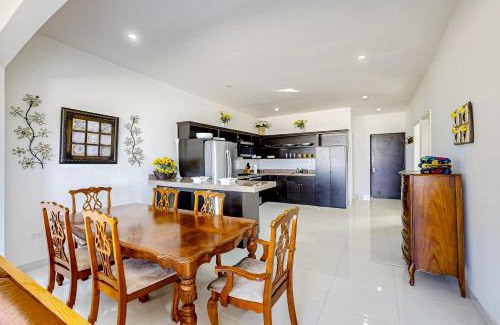 La Paloma House | Relax at Casa Fresno 23 - Playa Arcangel with Pool & Hot Tub