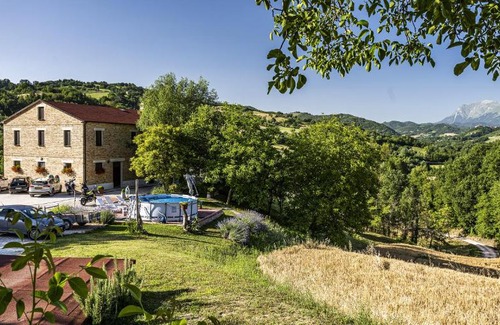 Amandola Bed & Breakfast | Relax at Casa Friano: Pool, Breakfast & 9/10 Guest Rating