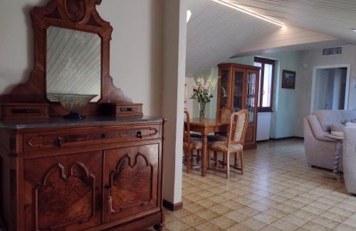 Toscolano Maderno Apartment | Casa Gabri: Family-Friendly Retreat with 9.3 Guest Rating
