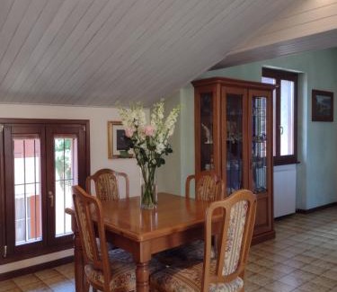 Toscolano Maderno Apartment | Casa Gabri: Family-Friendly Retreat with 9.3 Guest Rating