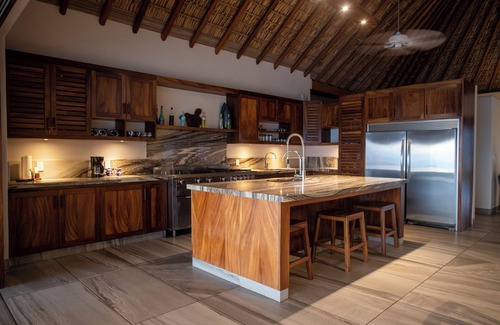 Libertad House | Casa Gaby - Beachfront Villa with Private Pool & Spa