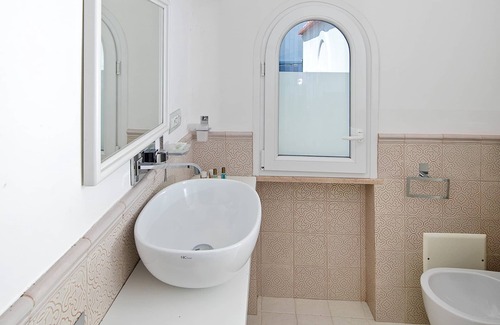 Capri House | Casa Gaia: Guest Rated 9.8 with Family-Friendly Amenities