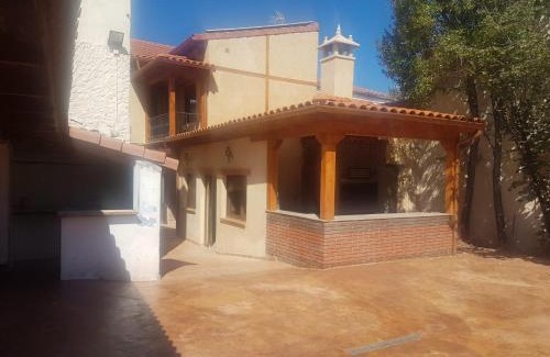 Santa Maria del Paramo House | Family-Friendly Getaway at Casa Gala - Rated 9/10