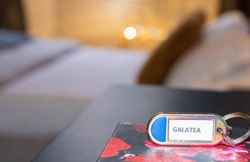 Historic Center Apartment | Elegant Casa Galatea in Canton de Fiori Awaits You