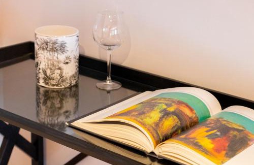 Historic Center Apartment | Elegant Casa Galatea in Canton de Fiori Awaits You