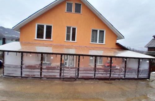 Tiha Bargaului Bed & Breakfast | Casa Geanina: Guest Rated 10/10 with Family-Friendly Amenities