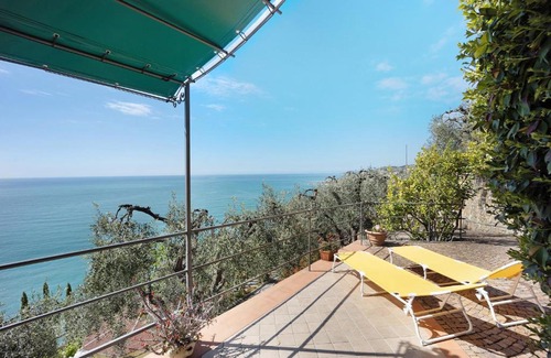 Poggi Apartment | Pet-Friendly Retreat at Casa Gelsomino - Rated 9/10!