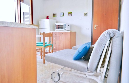 Fondachello Apartment | Casa Gemma: Oceanfront Retreat with Etna Views & Pool