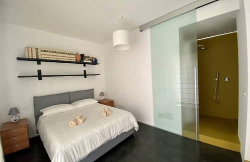 Acradina House | Casa Genia: Steps from the Greek Theater with Spa Access