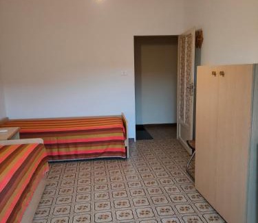 Dozza Apartment | Discover Casa Gentilini: Family-Friendly with Hot Tub