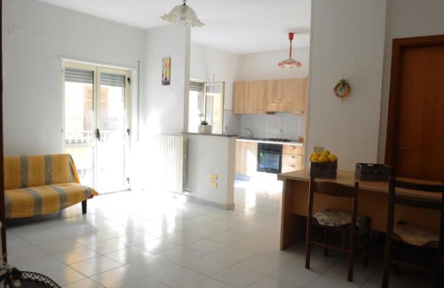 Rossano Apartment | Pet-Friendly Casa Giò: Guest Rated 10/10 with Breakfast
